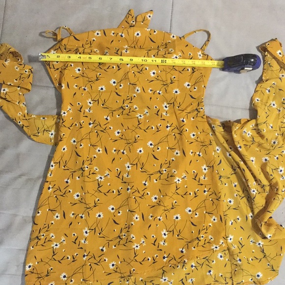 Beautiful mustard color minidress - Picture 8 of 8